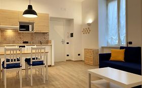 La Casa Blu Nel Cuore Storico Di Napoli