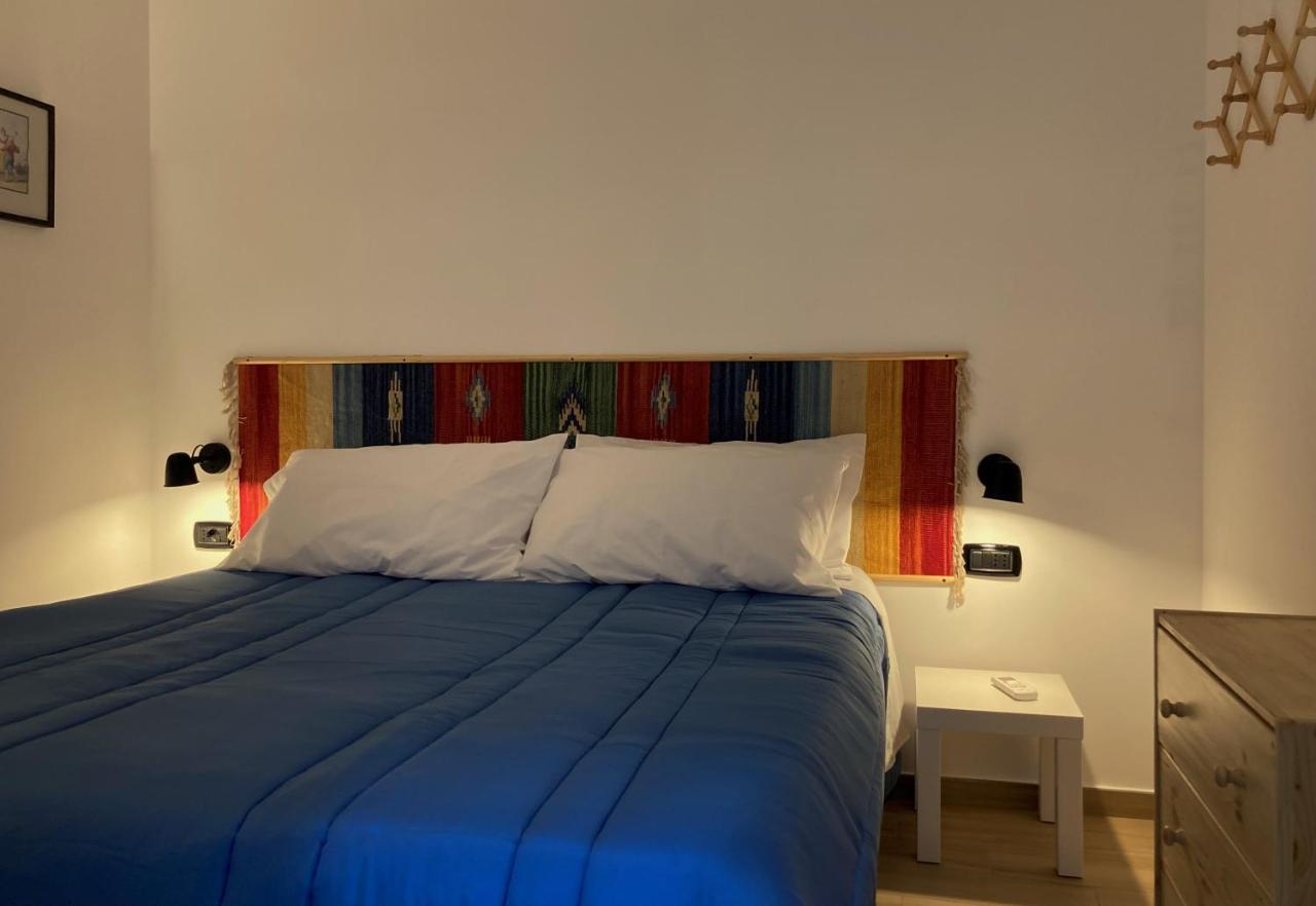 La Casa Blu Nel Cuore Storico Di Napoli Extérieur photo