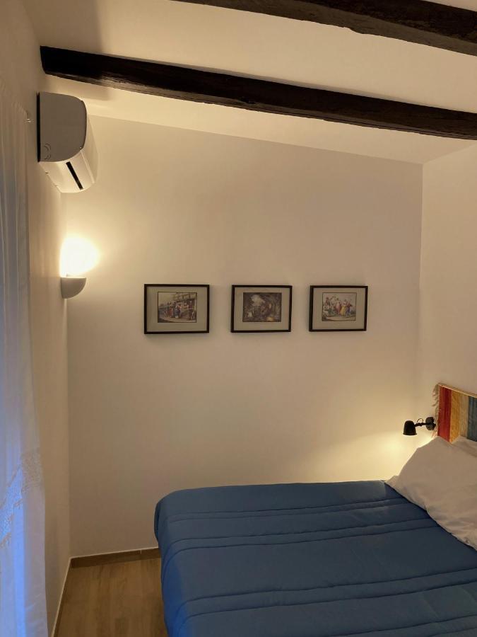 La Casa Blu Nel Cuore Storico Di Napoli Extérieur photo