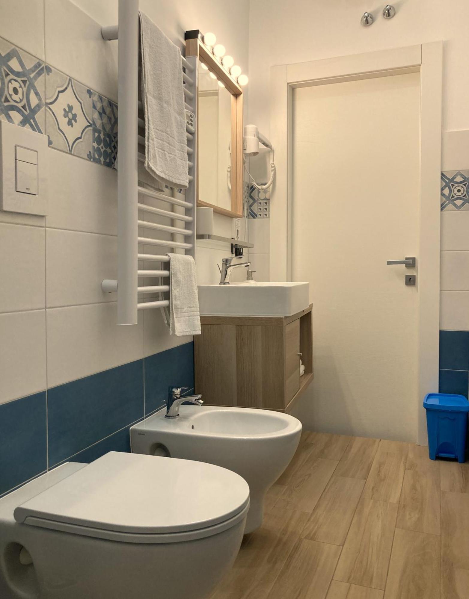 La Casa Blu Nel Cuore Storico Di Napoli Extérieur photo